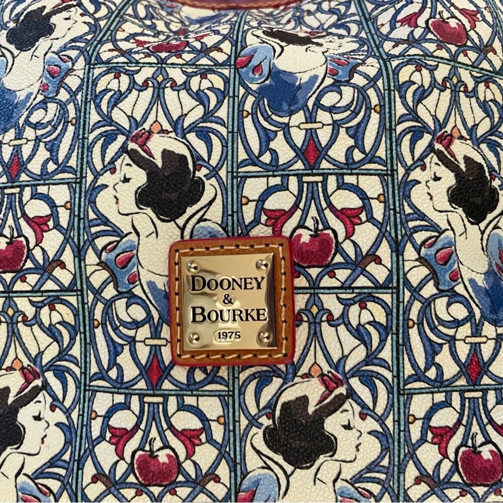 Snow White Dooney & Bourke (Paige) Crossbody - EUC - Picture 6 of 15